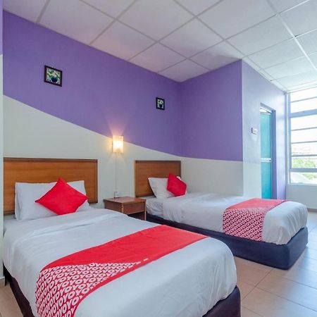 Oyo 702 D View Otel Mersing Dış mekan fotoğraf