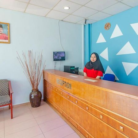 Oyo 702 D View Otel Mersing Dış mekan fotoğraf