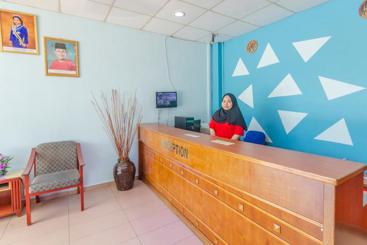 Oyo 702 D View Otel Mersing Dış mekan fotoğraf