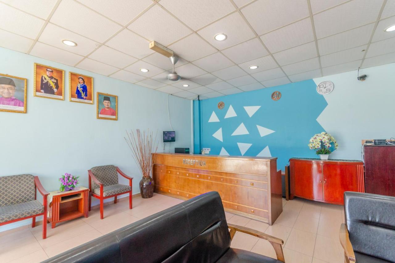 Oyo 702 D View Otel Mersing Dış mekan fotoğraf